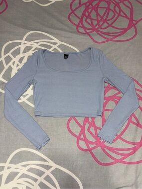 SHEIN Light Blue Long Sleeve Crop Top